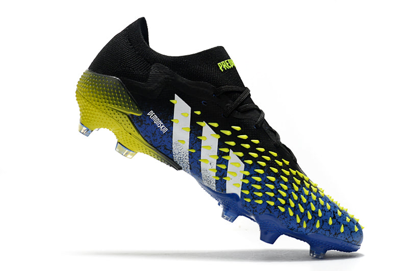 Chuteira Adidas Predator Freak.1 Low FG - Campo