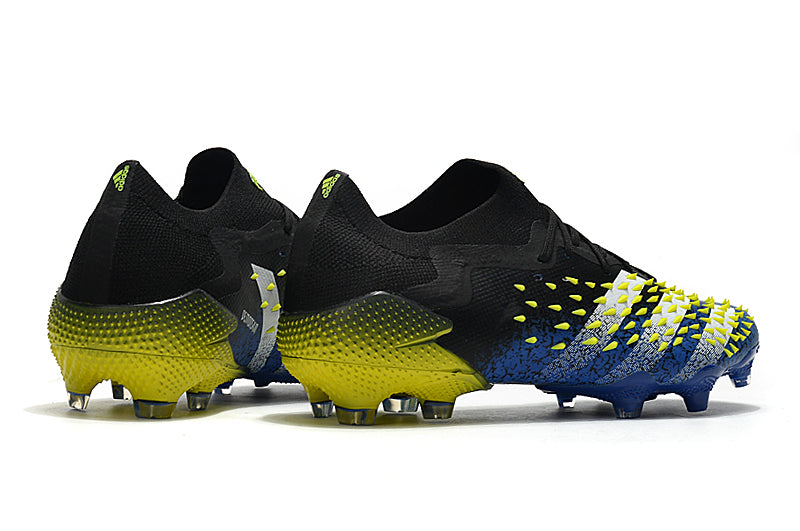 Chuteira Adidas Predator Freak.1 Low FG - Campo