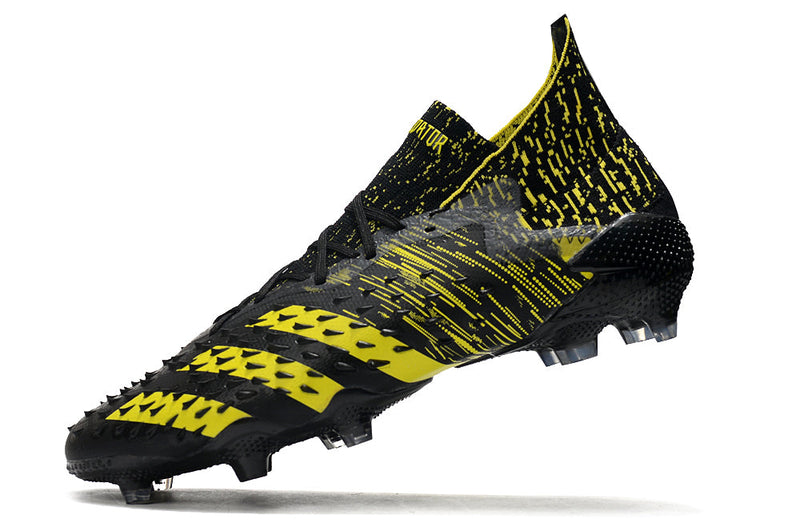 Chuteira Adidas Predator Freak.1 FG - Campo