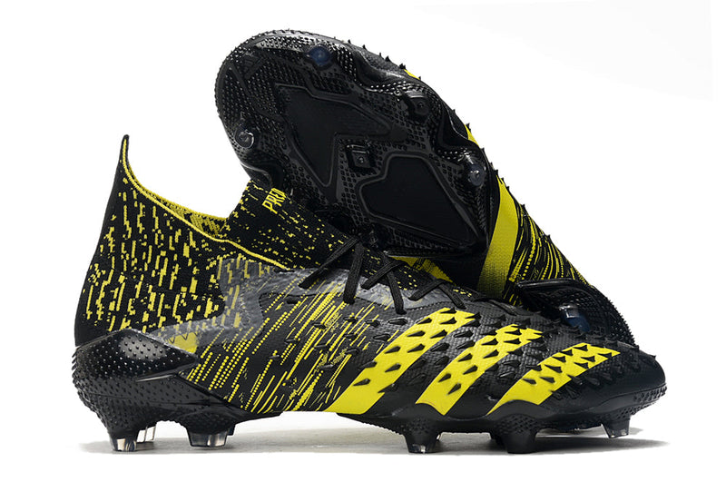 Chuteira Adidas Predator Freak.1 FG - Campo