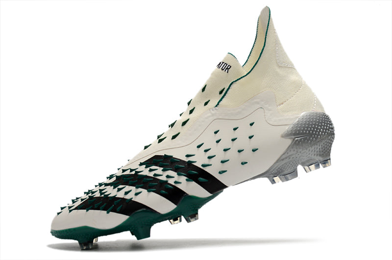 Chuteira Adidas Predator Freak.1 FG - Campo