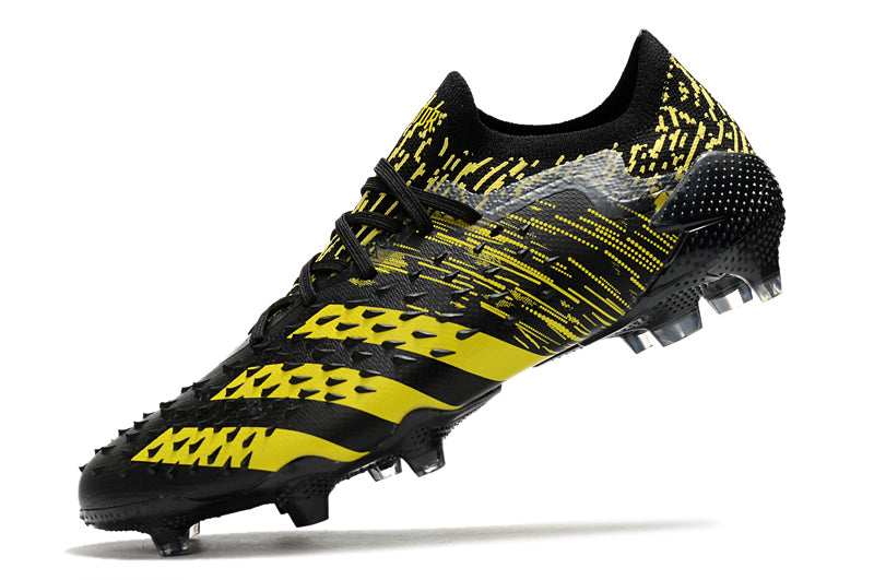 Chuteira Adidas Predator Freak.1 Low FG - Campo