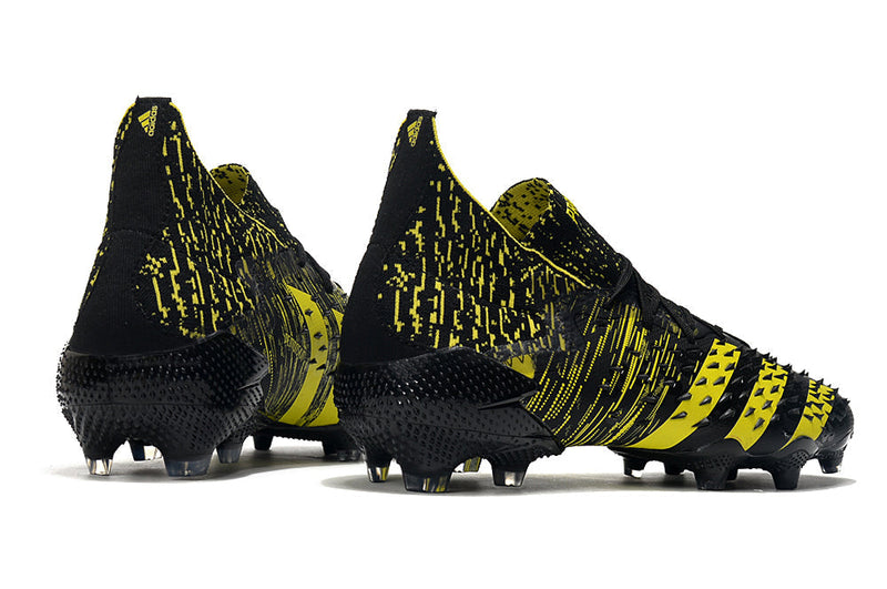 Chuteira Adidas Predator Freak.1 FG - Campo