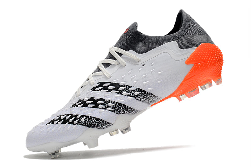 Chuteira Adidas Predator Freak.1 Low FG - Campo